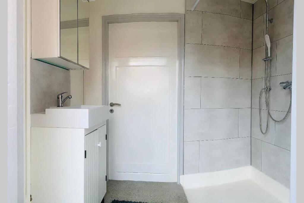 Cosy House In The Heart Of The Center! Apartment Oostburg Ngoại thất bức ảnh