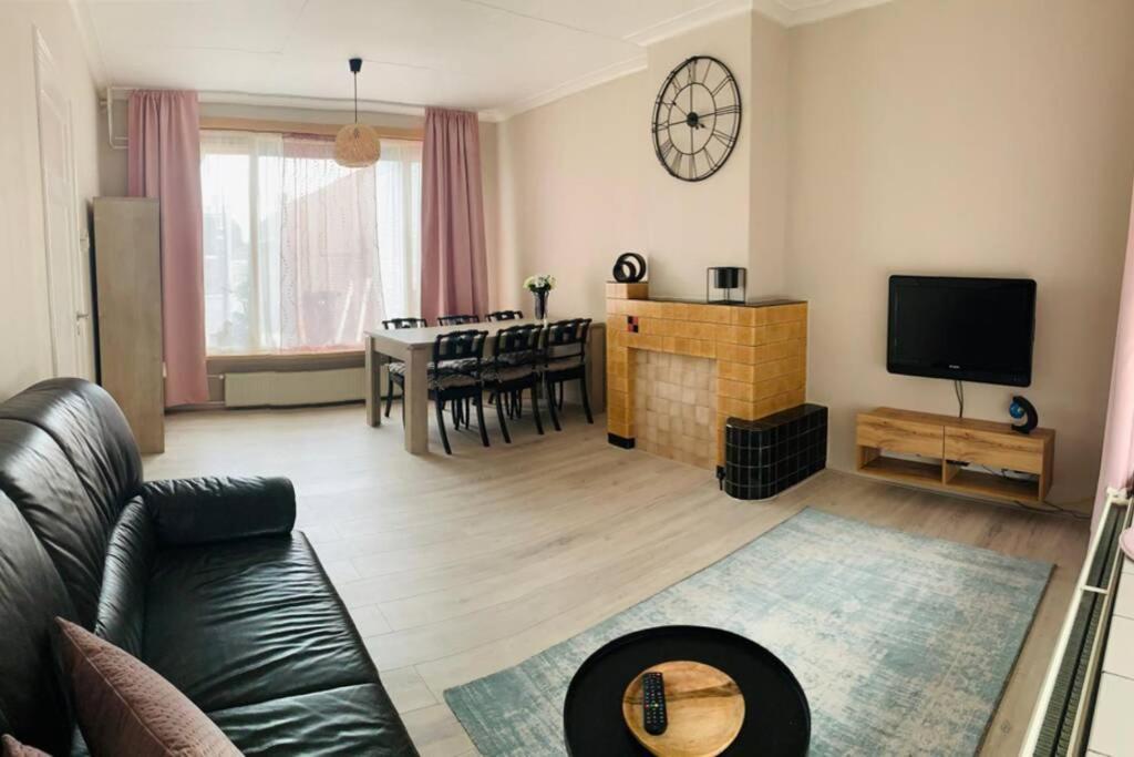 Cosy House In The Heart Of The Center! Apartment Oostburg Ngoại thất bức ảnh